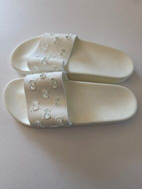 Gucci Pursuit white rubber slides size 42 New without box